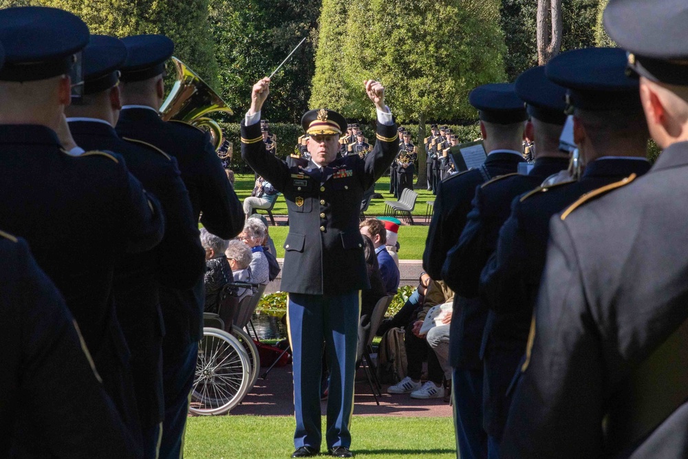 Americans and French remember the fallen during D Day ceremony