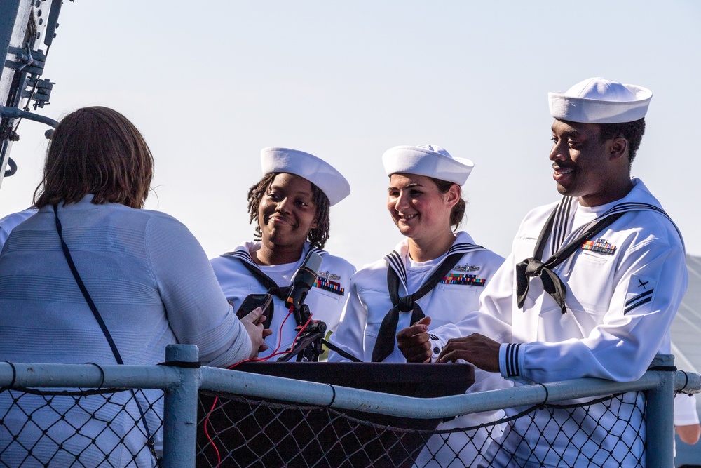 Surface Navy Association Reception aboard Battleship Iowa