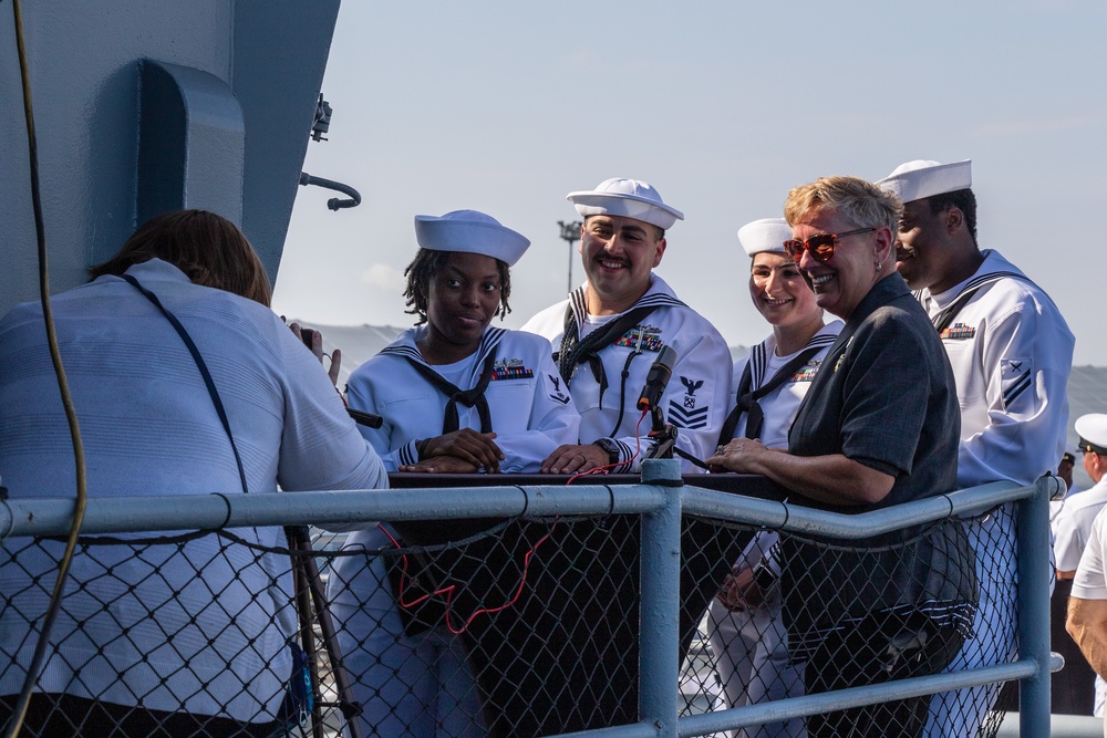 Surface Navy Association Reception aboard Battleship Iowa
