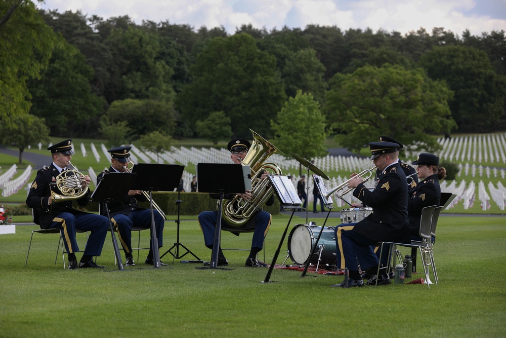 U.S. Army Europe and Africa Band &amp; Chorus attends Lorraine American Cemetery and Memorial ceremony