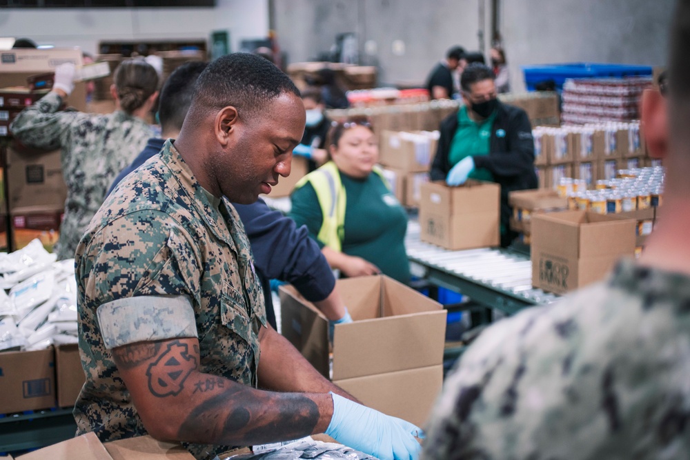 LA Fleet Week: 15th MEU, ACB-1 Volunteer at LA Food Bank