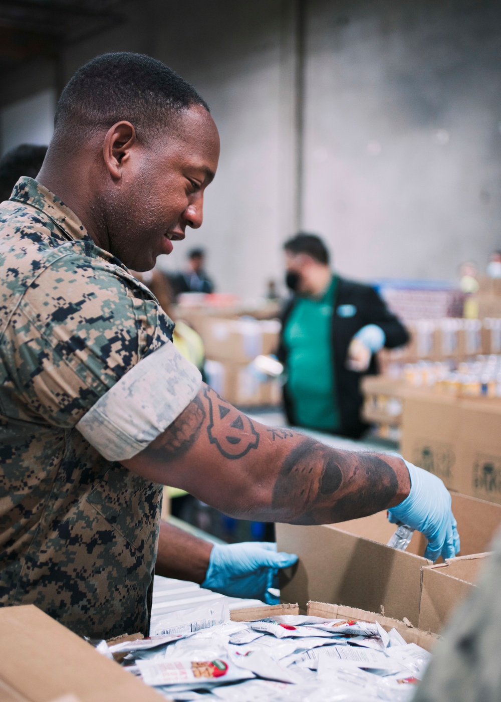 LA Fleet Week: 15th MEU, ACB-1 Volunteer at LA Food Bank