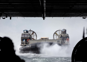 Kearsarge Conducts Operations in the Atlantic Ocean