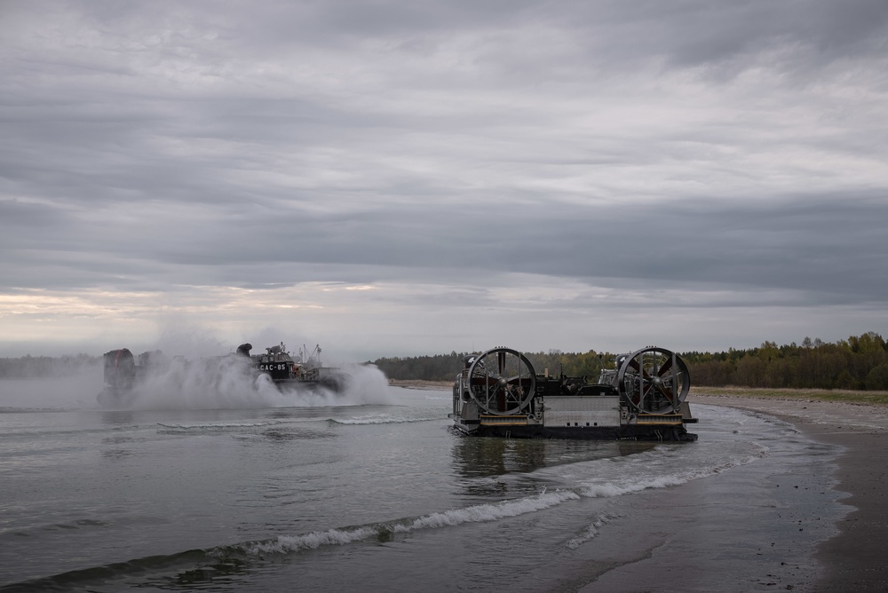 Kearsarge Conducts Operations in the Atlantic Ocean