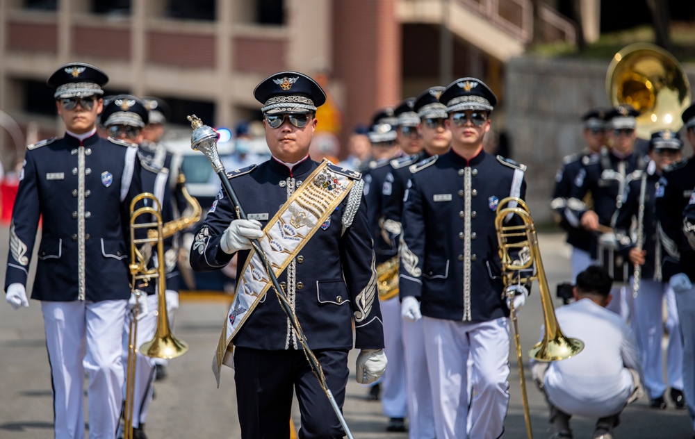 Osan Air Base celebrates service members at Armed Forces Day parade