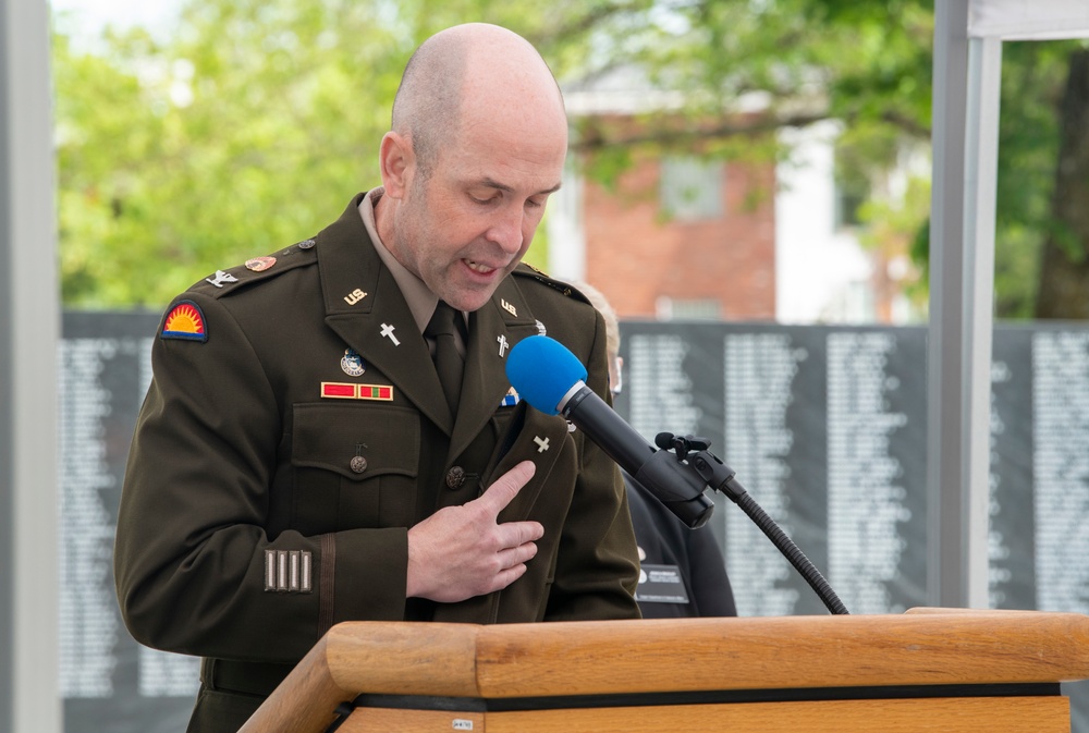 Oregon National Guardsmen participate in Memorial Day ceremonies around the state