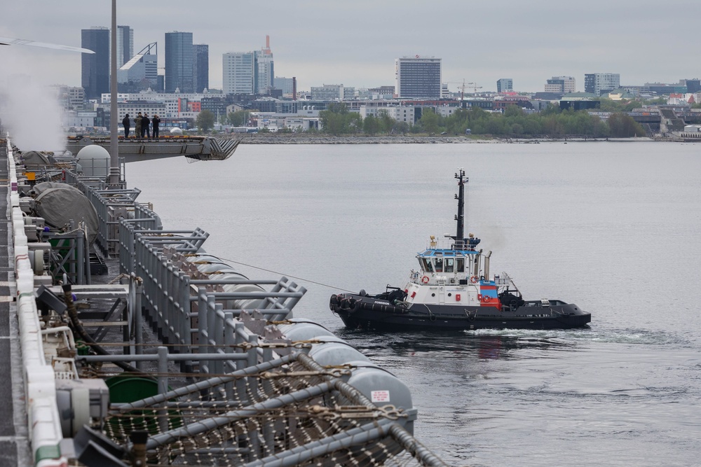 Kearsarge Conducts Operations in the Atlantic Ocean