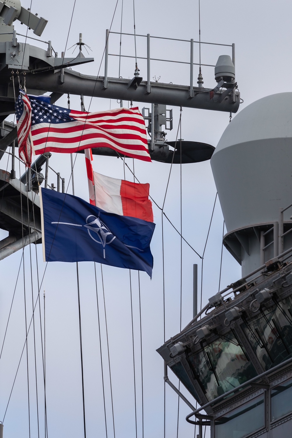 Kearsarge Conducts Operations in the Atlantic Ocean