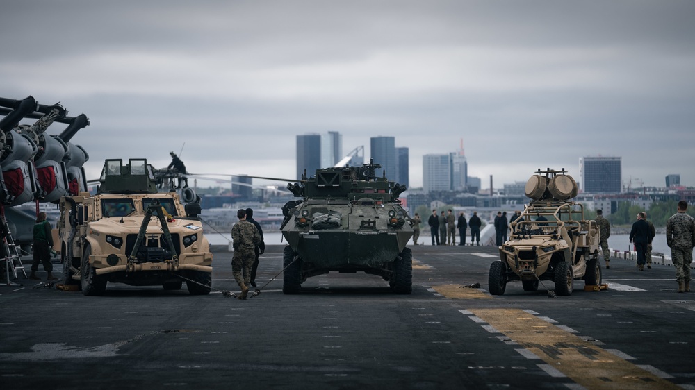 Kearsarge Conducts Operations in the Atlantic Ocean