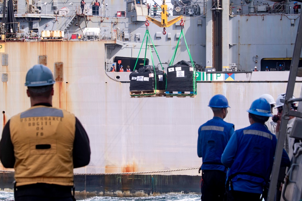 Spruance Conducts RAS with USNS Amelia Earhart