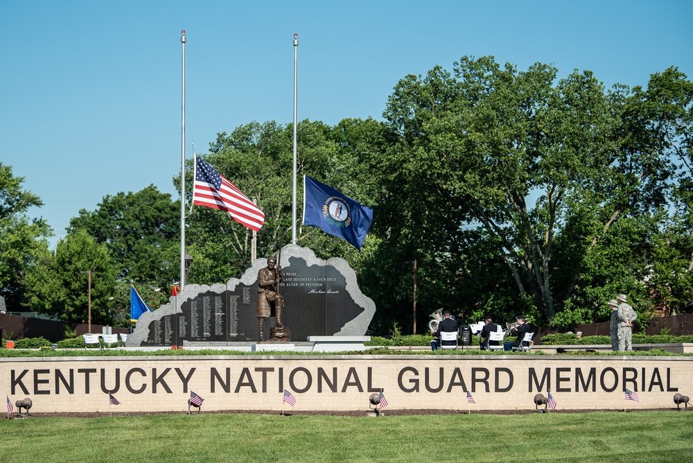 Kentucky National Guard honors fallen troops