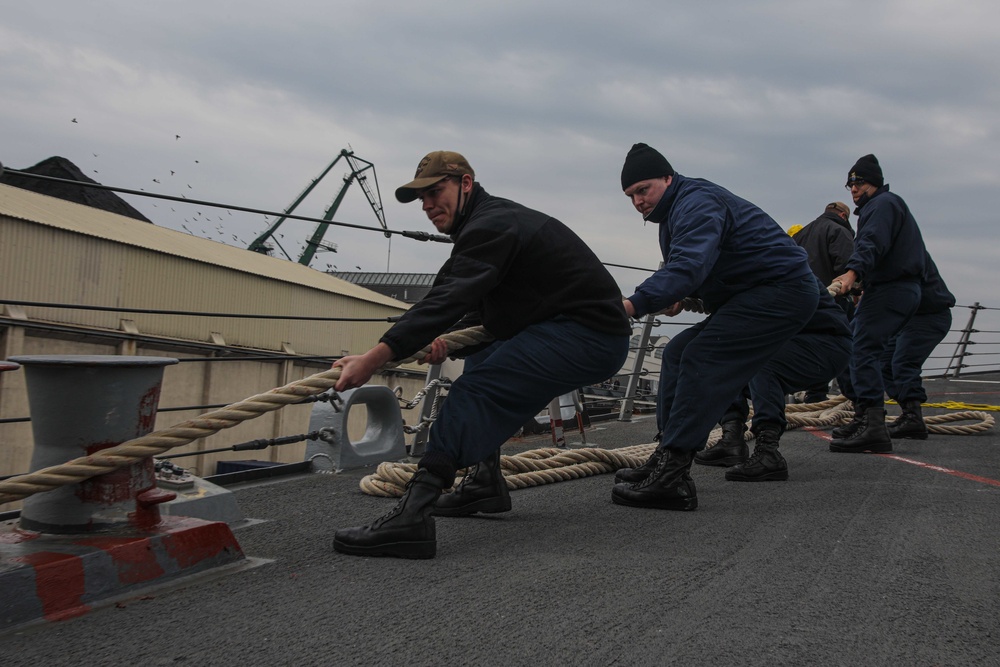 USS Gravely (DDG 107) Pulls into Gdynia, Poland for a Scheduled Port Visit, May 5, 2022