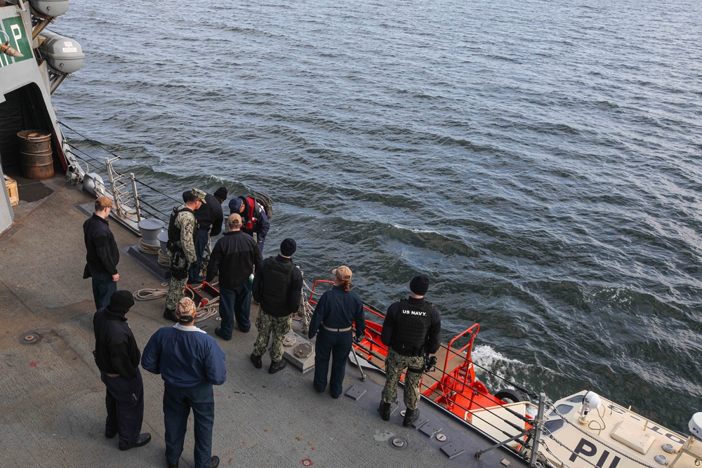 USS Gravely (DDG 107) Departs From Gdynia, Poland, May 6, 2022