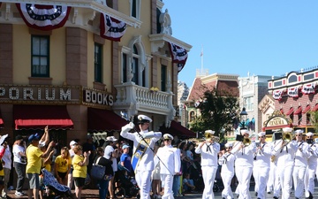 DVIDS - News - Sailors and Marines Tour NFL Studio during Los Angeles Fleet  Week