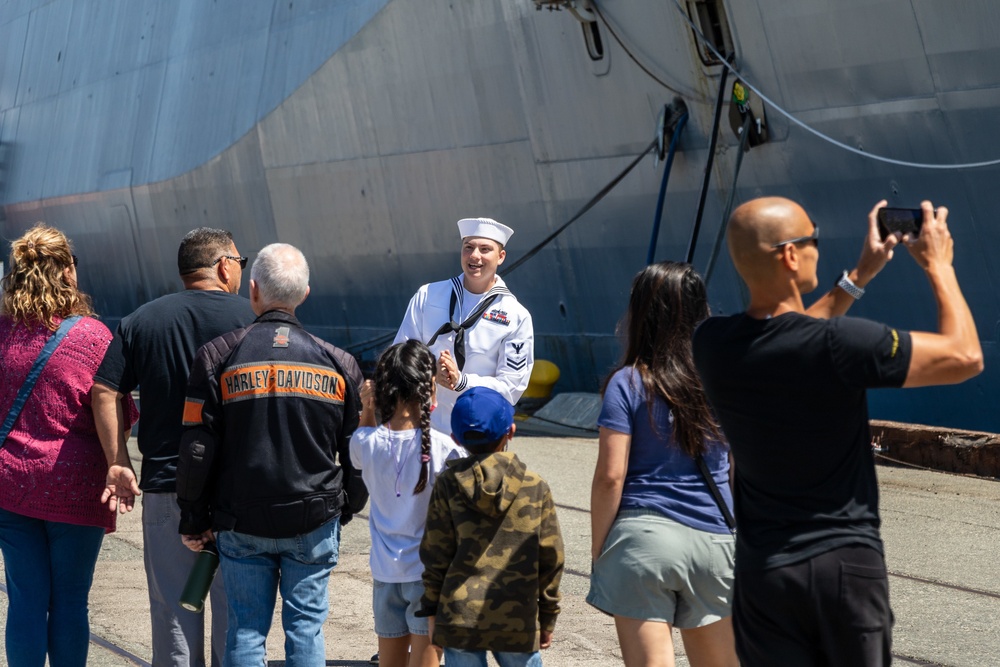 USS Portland (LPD 27) Hosts Public Tours at LA Fleet Week