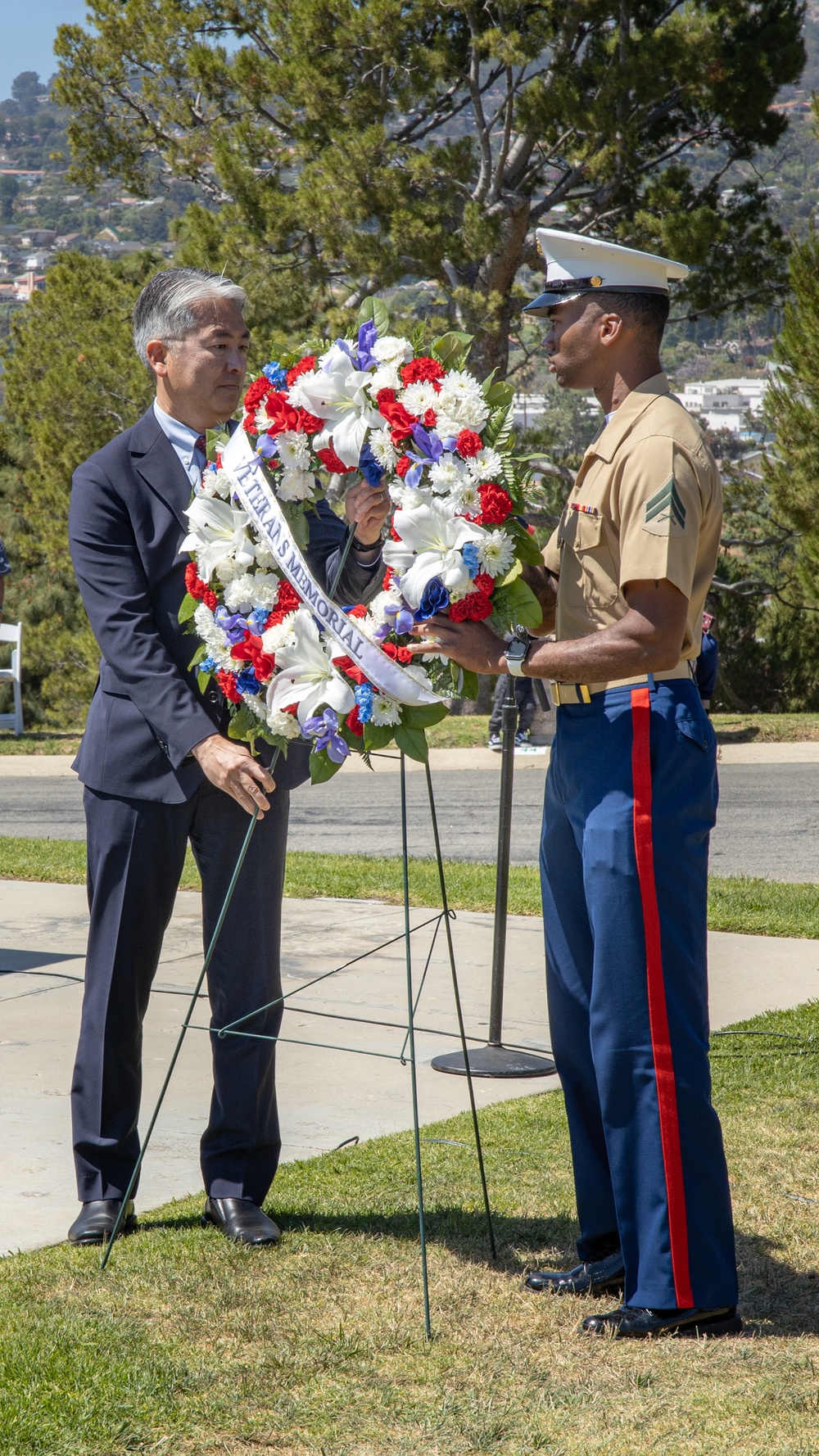 15th MEU Marines attend Memorial Day Ceremony at Green Hills Memorial Park