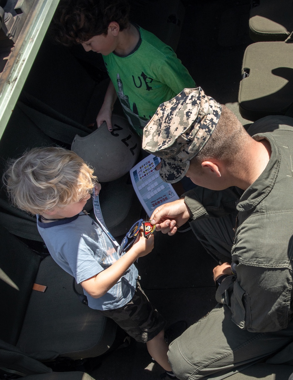 15th MEU Marines display equipment at LA Fleet Week