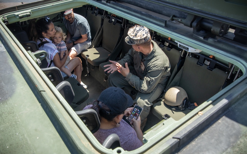 15th MEU Marines display equipment at LA Fleet Week