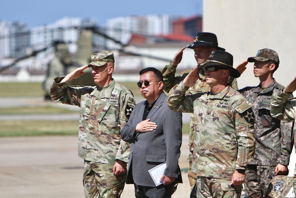 4-6 Air Cavalry Squadron cases its colors