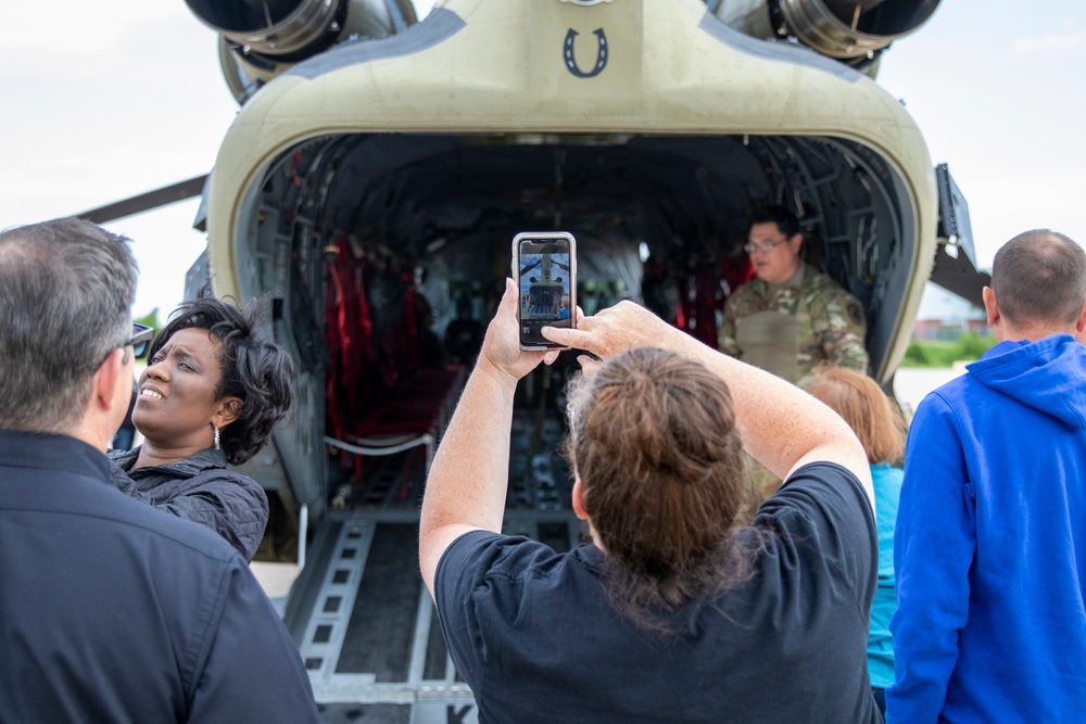 Nebraska educators visit Army National Guard aviation facility