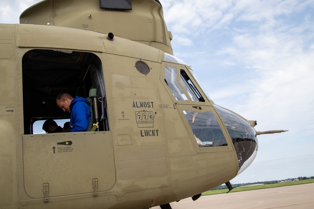 Nebraska educators visit Army National Guard aviation facility