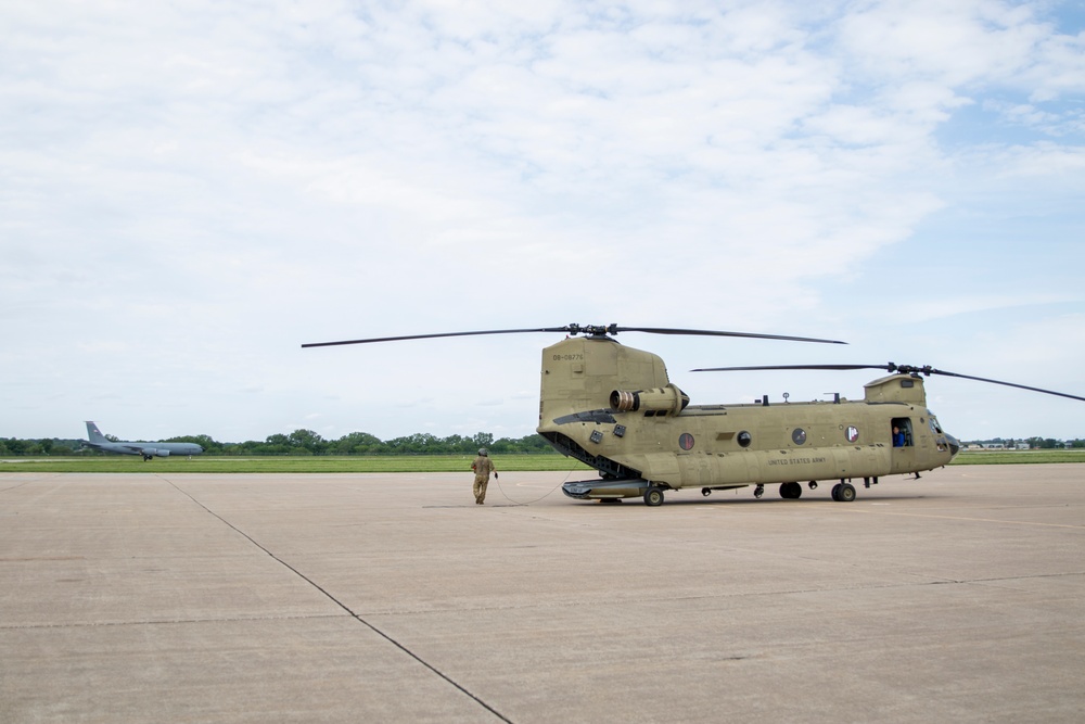 Nebraska educators visit Army National Guard aviation facility