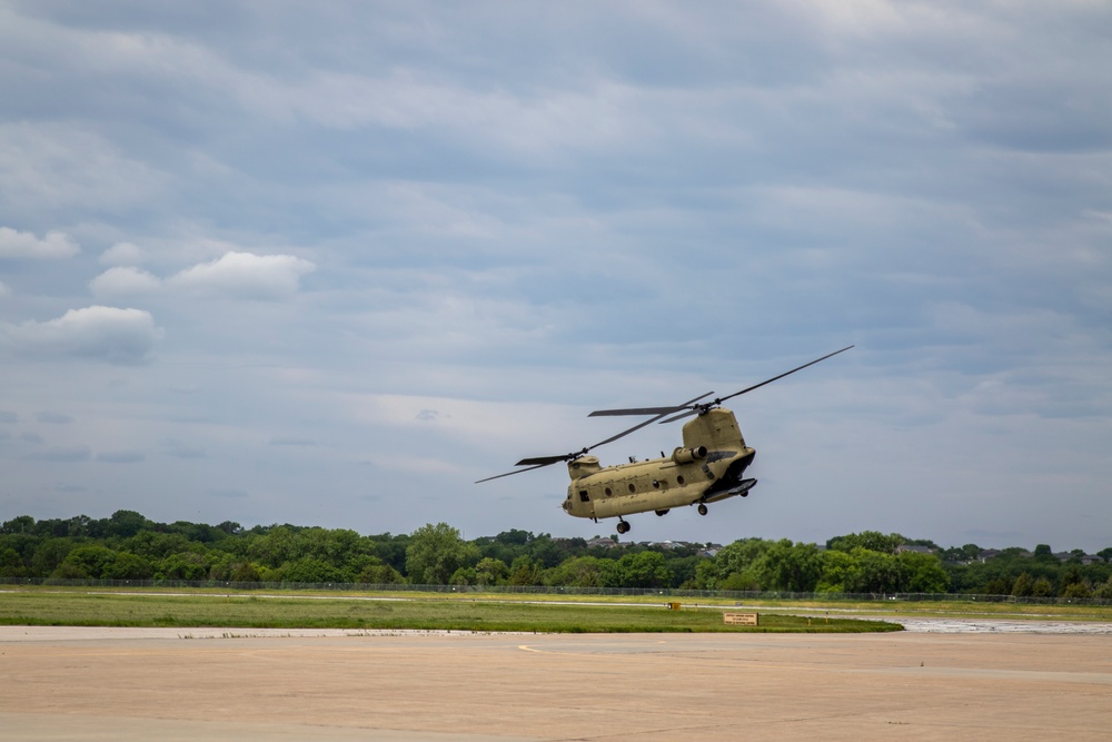 Nebraska educators visit Army National Guard aviation facility