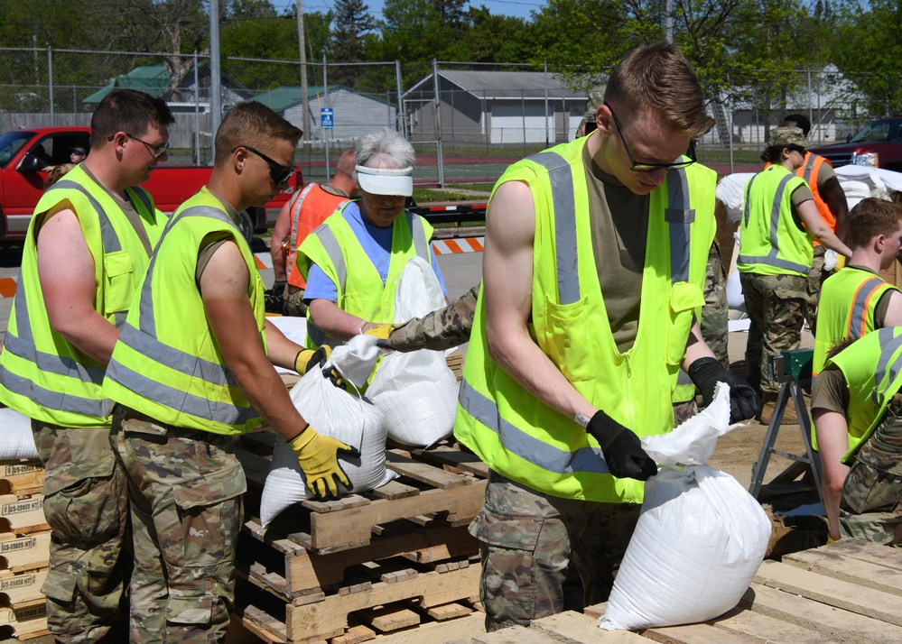 Minnesota National Guard Soldiers Aid Flood Response