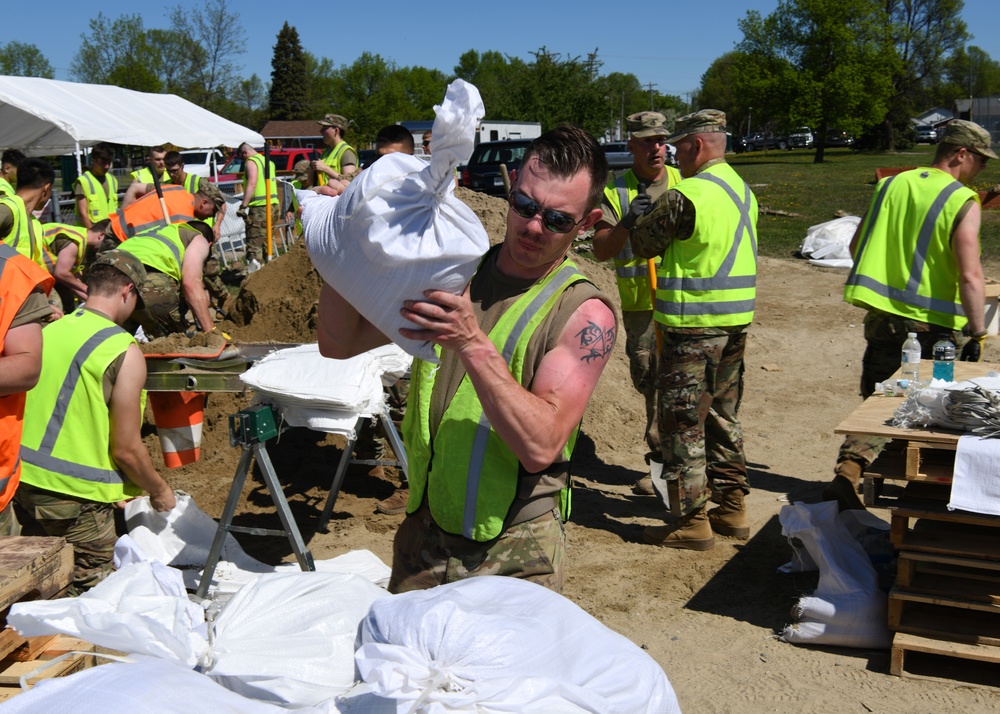 Minnesota National Guard Soldiers Aid Flood Response