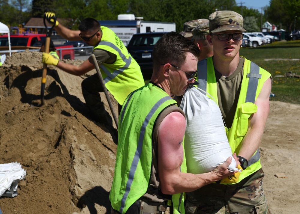 Minnesota National Guard Soldiers Aid Flood Response