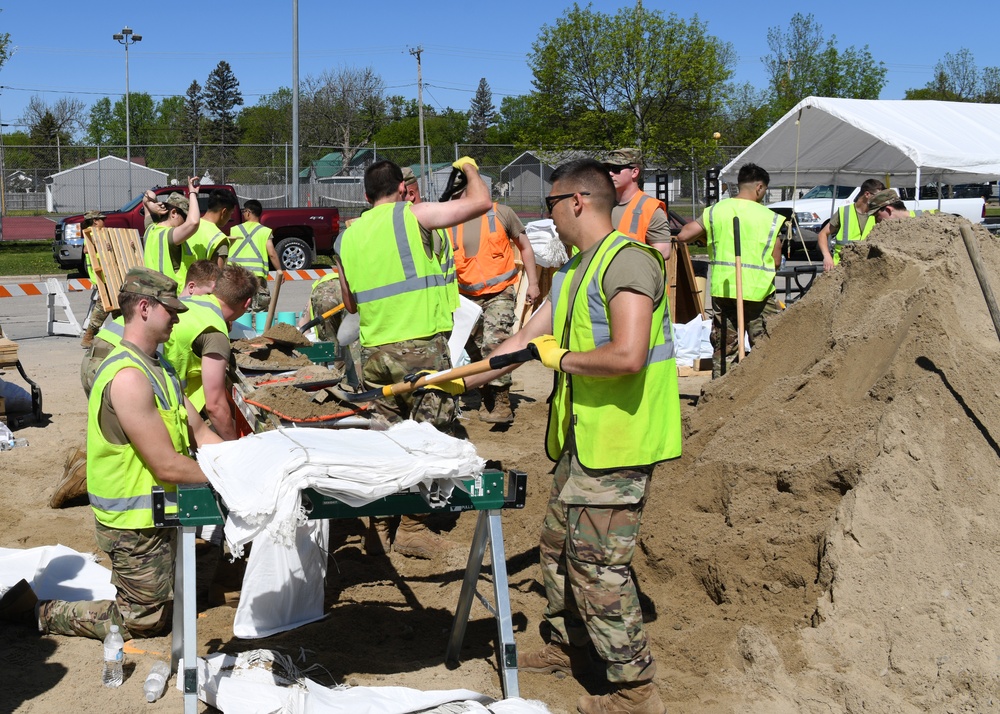 Minnesota National Guard Soldiers Aid Flood Response