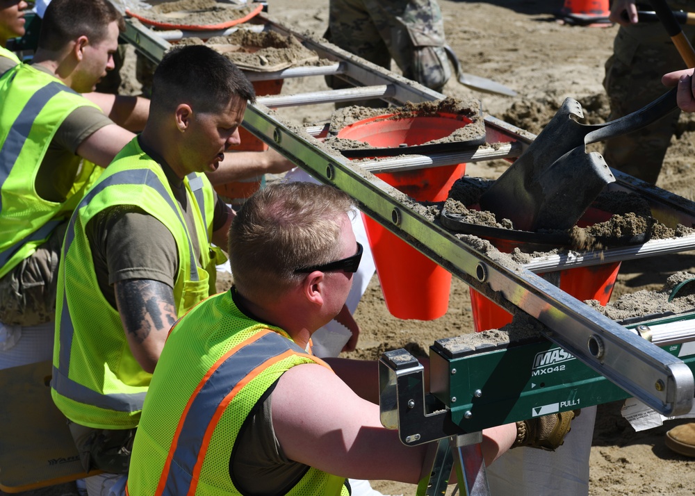 Minnesota National Guard Soldiers Aid Flood Response