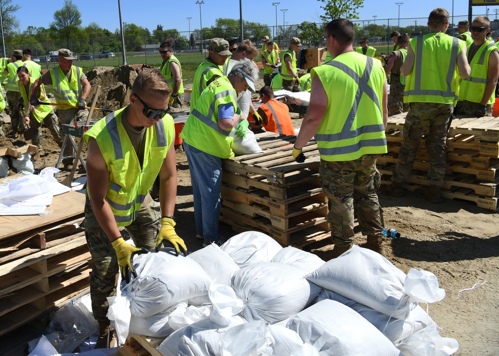 Minnesota National Guard Soldiers Aid Flood Response