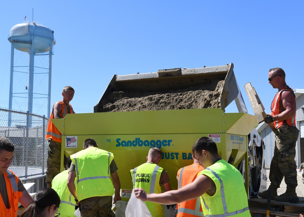 Minnesota National Guard Soldiers Aid Flood Response