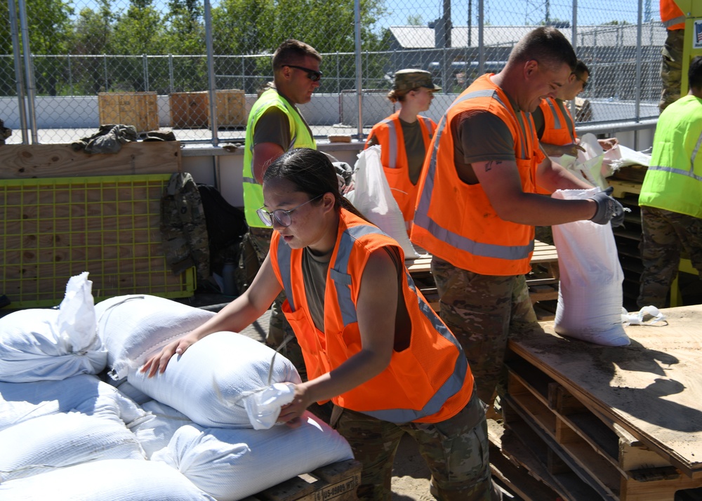 Minnesota National Guard Soldiers Aid Flood Response