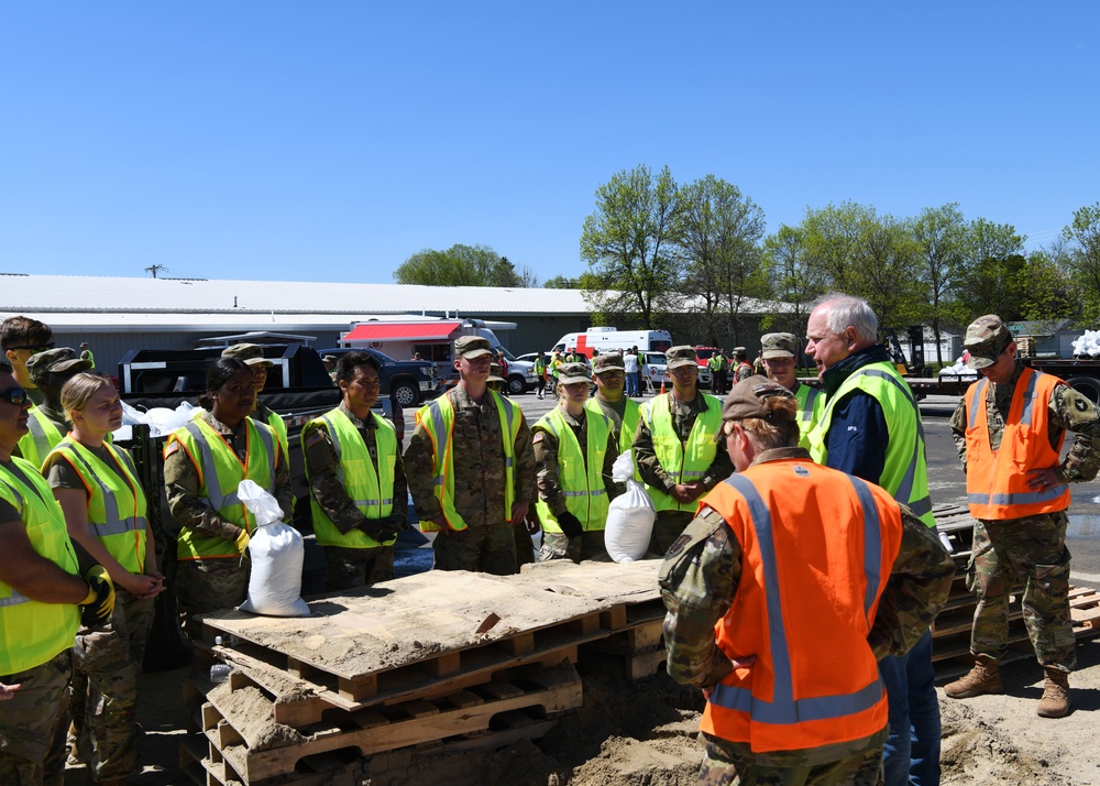 Minnesota National Guard Soldiers Aid Flood Response