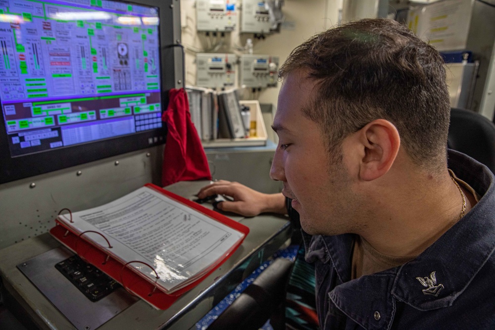 USS San Jacinto conducts engineer training