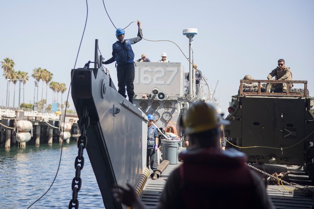 LA Fleet Week: LCU Vehicle Onload