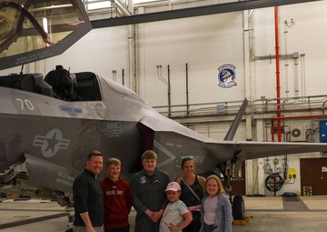 VMFAT-501 Grants a Special Wish