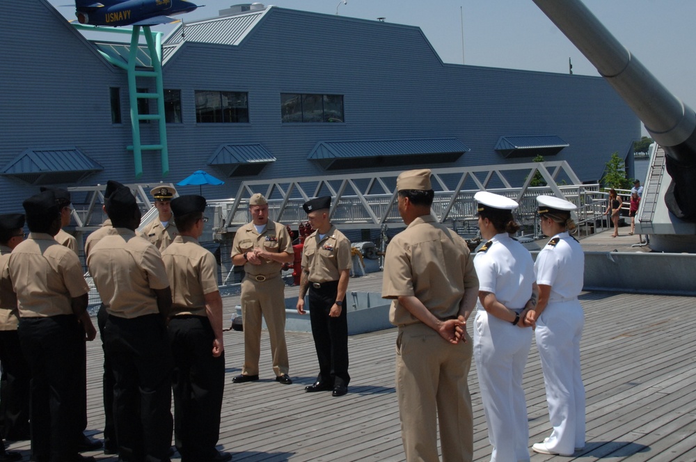 Naval Museum hosts a reenlistment ceremony