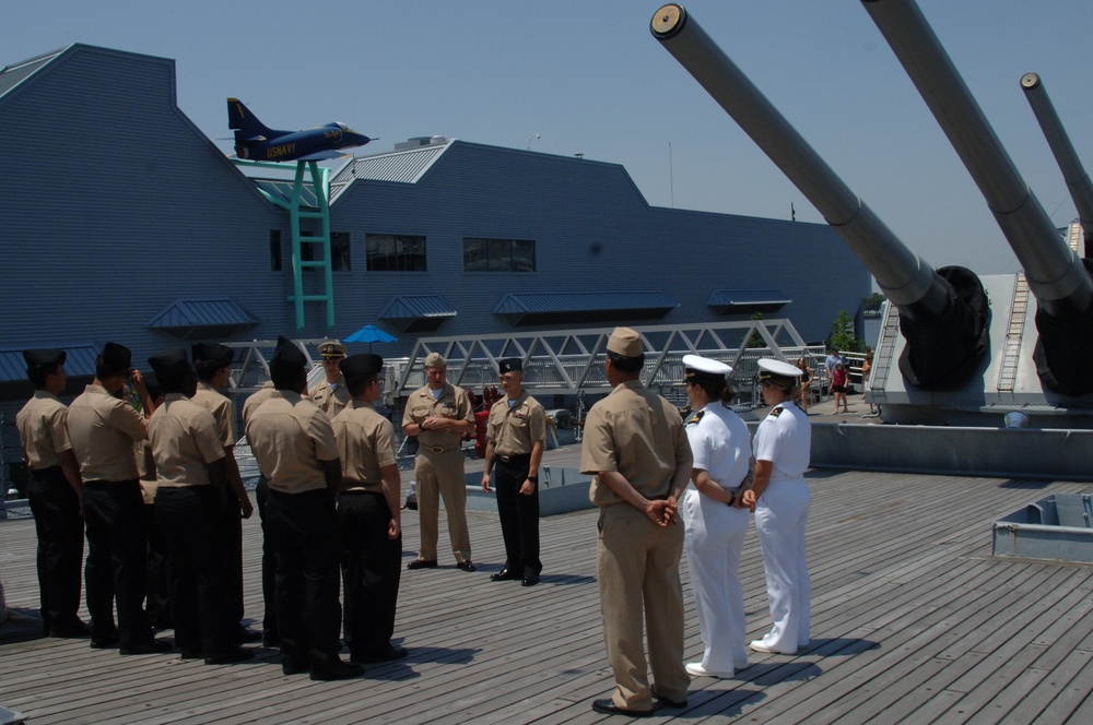 Naval Museum hosts a reenlistment ceremony