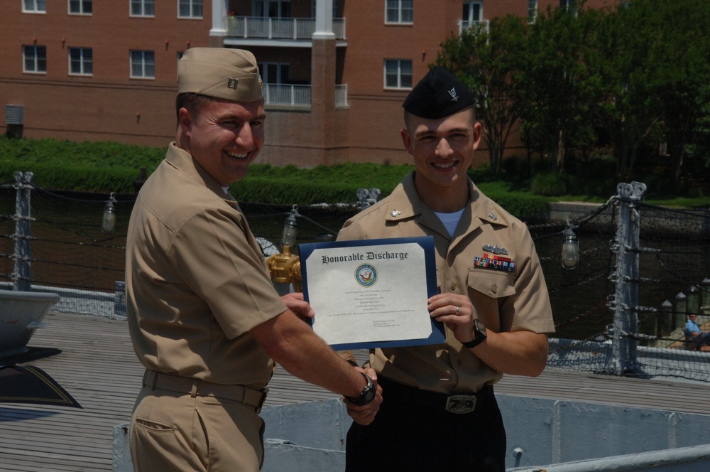 Naval Museum hosts a reenlistment ceremony