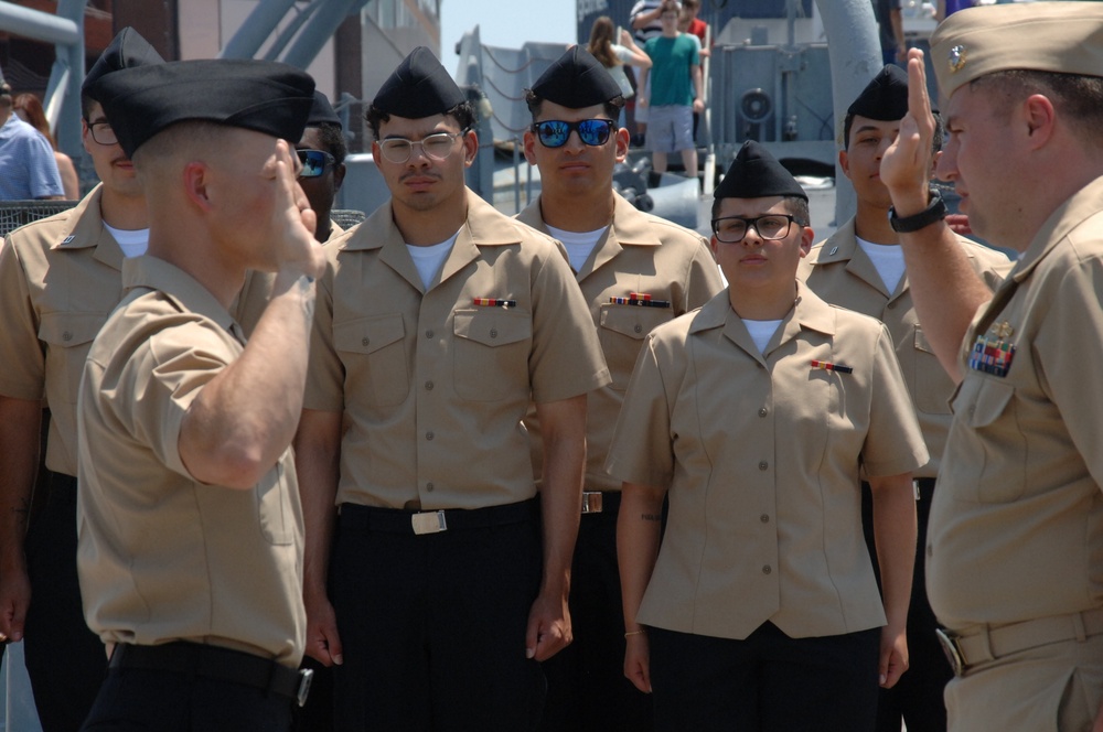 Naval Museum hosts a reenlistment ceremony