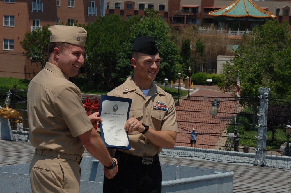 Naval Museum hosts a reenlistment ceremony