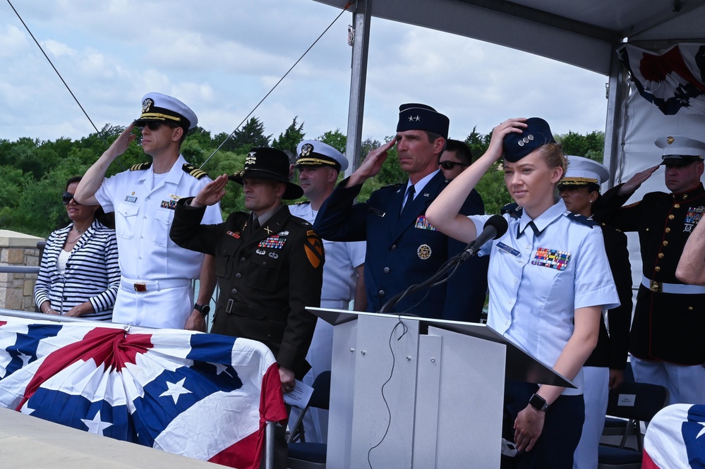 Joint service effort makes DFW Nat'l Cemetery's Memorial Day a success