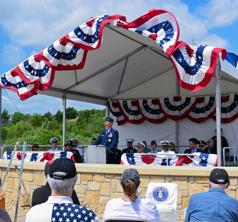 Joint service effort makes DFW Nat'l Cemetery's Memorial Day a success