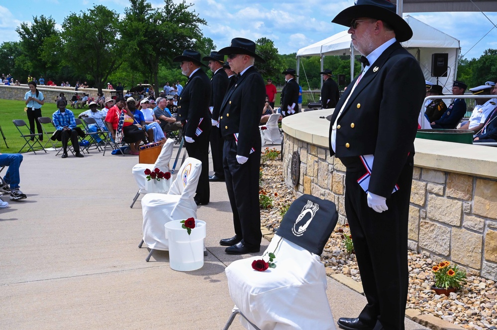Joint service effort makes DFW Nat'l Cemetery's Memorial Day a success