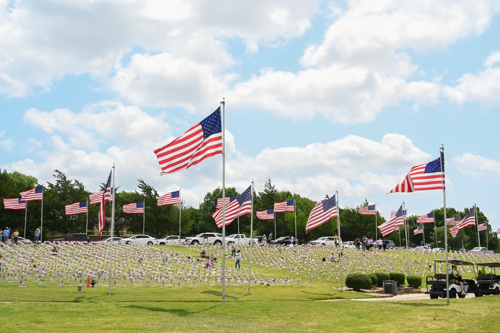 Joint service effort makes DFW Nat'l Cemetery's Memorial Day a success