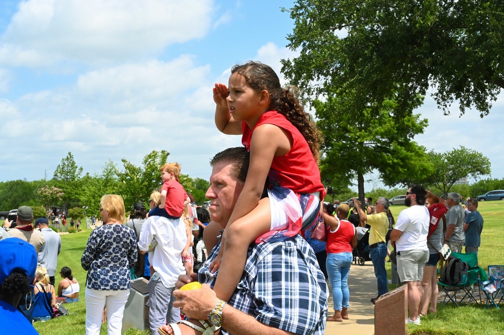 Joint service effort makes DFW Nat'l Cemetery's Memorial Day a success