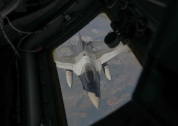 Alabama Air National Guard Refuels Romanian Air Force